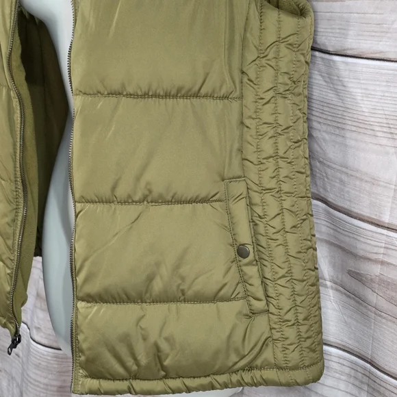 Old Navy Frost Free Puffer Vest Fleece Lined Snap Pockets Olive Green M - Picture 3 of 7
